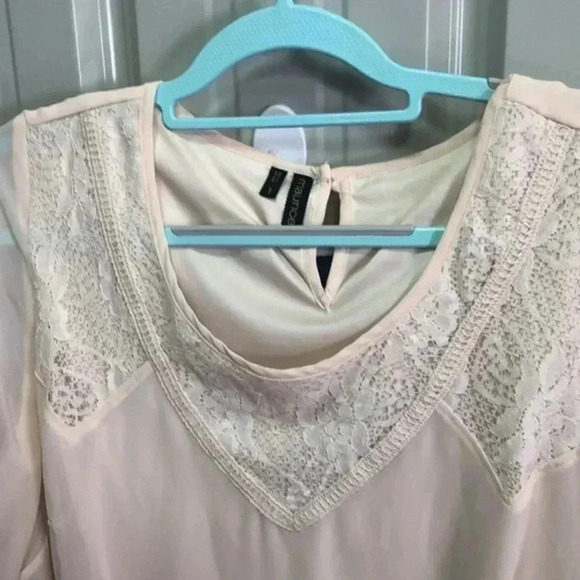 Maurices plus size 1 =16/18 cream‎ top/blouse with white lace accent - Picture 2 of 8